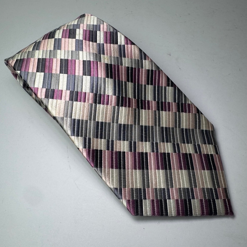 Van Heusen Men's Geometric Pattern Neck Tie‎ Pink Gray Classic Stain Resistant